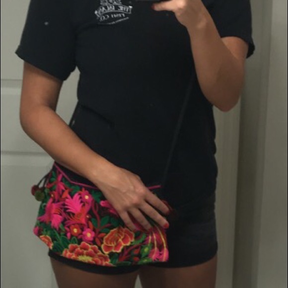 New Cross Body Bag from Thailand - Picture 5 of 6